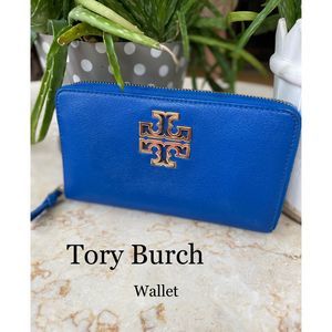 Tory Burch long Sky Bright Blue long wallet! Super stylish!!!